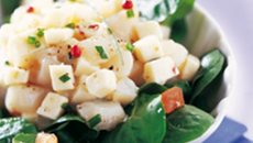 Tartare de Saint-Jacques à la Tomme de chèvre des Pyrénées