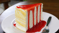 Gâteau de crêpes au citron et son coulis de fraises