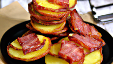 Galettes de pommes de terre au saucisson
