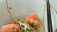 Nouilles Soba au dashi et tempura de crevettes