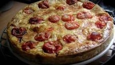 Clafoutis aux tomates cerises, parmesan et pesto