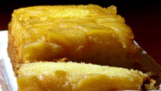 Cake aux poires caramélisées à l'érable