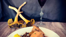 Coq au vin jaune et morilles