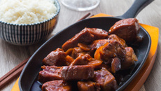 Porc au caramel parfumé au vin chinois