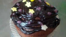 Muffins au chocolat et vermicelle coloré