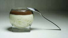 Pâtes au lait de coco et coulis de chocolat