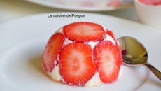 Petit entremets en dôme de fraises
