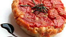 Petite tatin de tomates cerises au miel