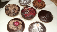 Cupcakes forts en chocolat et fruits rouges