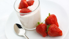 Yaourt safran, quelques fraises...