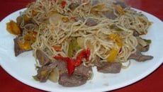 Nouilles sautées au bœuf poivrons coco