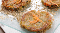 Galettes de quinoa aux carottes et aux poireaux