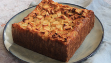 Gâteau aux pommes et au pain rassis