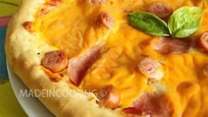 Pizza hot dog et croûte au gouda