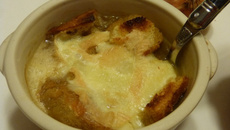 Soupe gratinée à l'oignon et au Munster