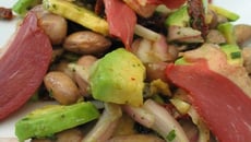 Haricots de Paimpol en salade, au magret séché et avocat