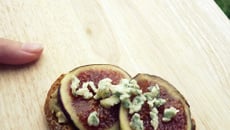 Bruschetta aubergine, figues et bleu d'Auvergne