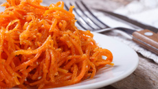 Carottes râpées, sauce légère