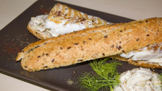 Toasts au poisson et tzatziki de fenouil
