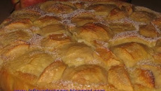 Tarte aux pommes sur crème au yaourt