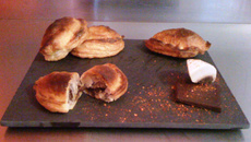 Chaussons aux champignons sauce chocolat