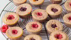 Cake en bouchées aux mûres ou framboises (à base de haricots rouges)