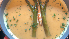 Soupe au crabe et aux asperges