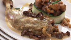 Pintade rôtie sauce foie gras