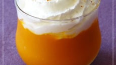 Velouté de carotte, crème au thym