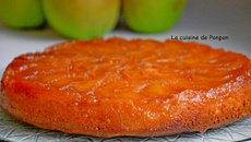 Gâteau tatin aux pommes caramélisées parfumé à la poudre de combava