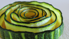 Rosace de courgette à la cancoillotte