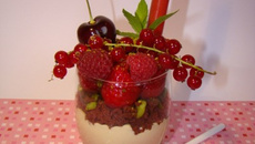 Verrine mascarpone citron vert, brownie, fruits rouges et sion coulis fraise vanille Bourbon