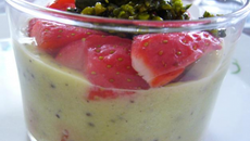 Verrine fraises-mousse de kiwi