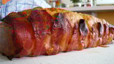 Cake aux pruneaux et lards