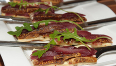 Bouchées sucrées flammenkueche poires au vin