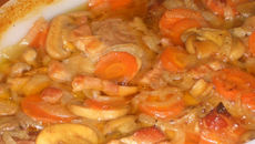 Joues de porc aux lardons et à la bière