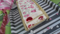 Cake glacé pistache framboise vanille