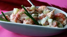 Tartare de langoustines au concombre, yaourt et tomates