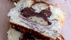 Brioche fourrée à la pâte d'amande ou Mickey dans la brioche