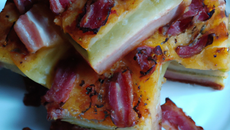 Cake à la raclette et au  bacon