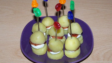 Sucettes de pommes de terre au chèvre frais et confiture de figues