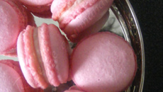 Macarons framboise, fleur de cerisier