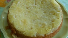 Gâteau à l'ananas au caramel blanc