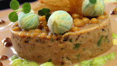 Royale de foies blonds de volaille et foie gras, mousseux aux Lentilles Vertes du Puy