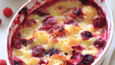 Fruits rouges en gratin léger