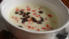 Consommé à l'ail de Lomagne