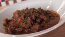 Goulash au fond brun