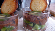 Variation de tiramisu au chocolat et kiwi