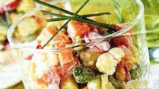 Verrine de tartare de légumes printaniers