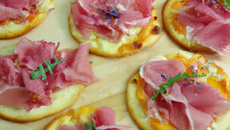Pizettes au jambon cru